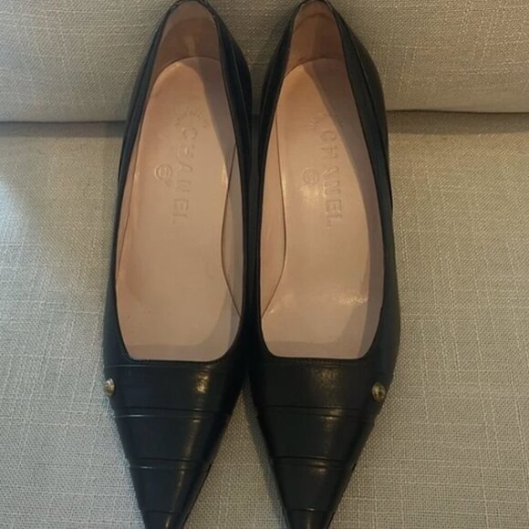 Authentic Chanel Kitten Heels - Picture 2 of 5